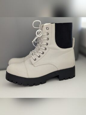 Seven7 White Combat Boots Size 10 | Chunky Lug Sole | New Without Tags
